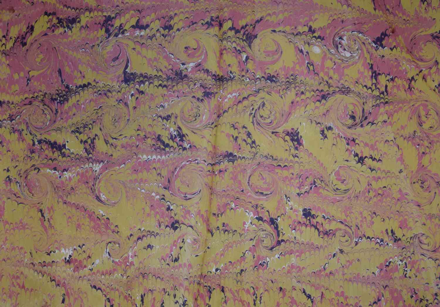 Papier marbré à la main - Marbrure au peigne