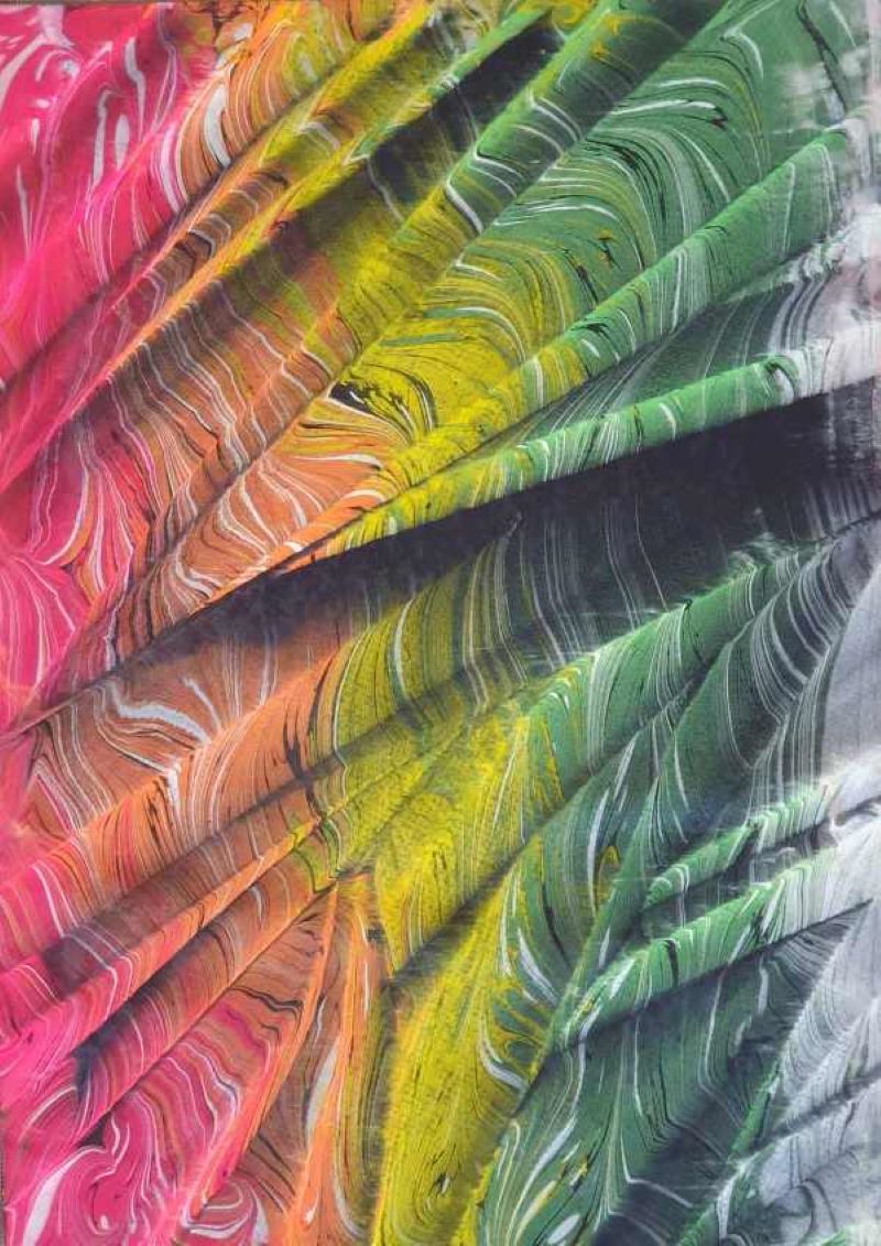 Fließende Muster auf Wasser – Einzigartige Ebru-Kunst.