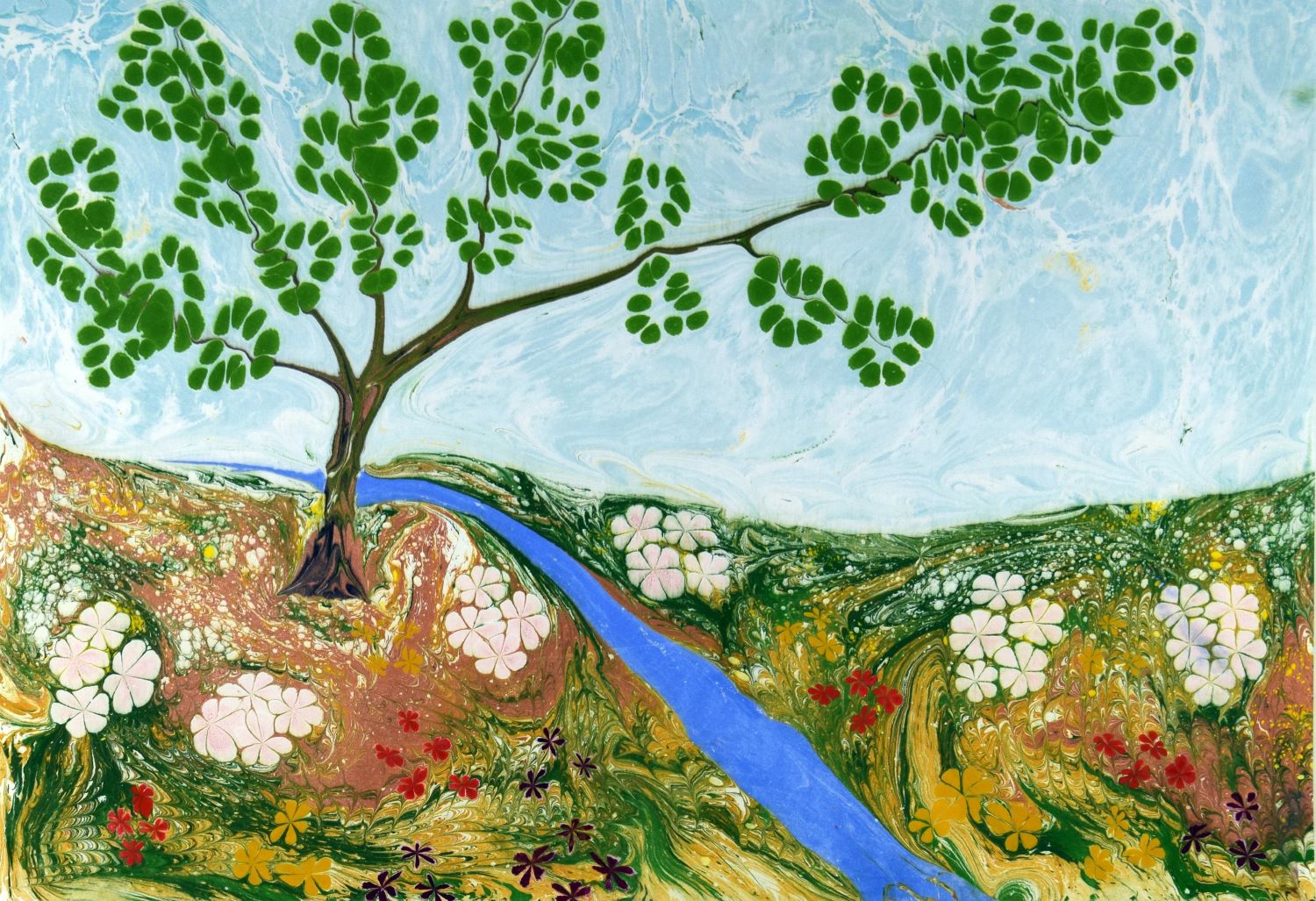Eine fantastische Naturkomposition in Ebru-Kunst. Bäume, Blumen und wellenförmige Muster, die auf dem Wasser geformt wurden.